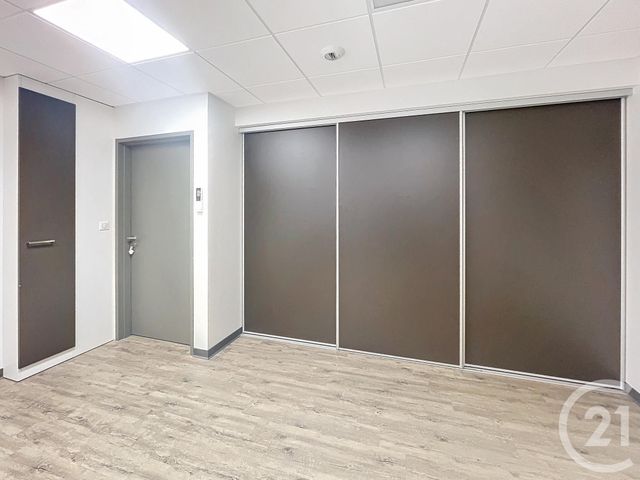 commerce à louer - 28.0 m2 - REMIREMONT - 88 - LORRAINE - Century 21 Monts Et Vallées