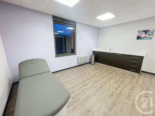 commerce à louer - 28.0 m2 - REMIREMONT - 88 - LORRAINE - Century 21 Monts Et Vallées