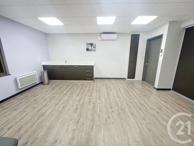 commerce à louer - 28.0 m2 - REMIREMONT - 88 - LORRAINE - Century 21 Monts Et Vallées