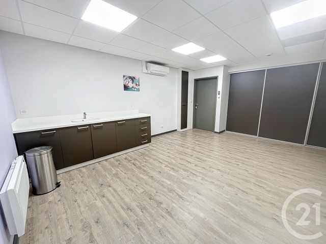 commerce à louer - 28.0 m2 - REMIREMONT - 88 - LORRAINE - Century 21 Monts Et Vallées
