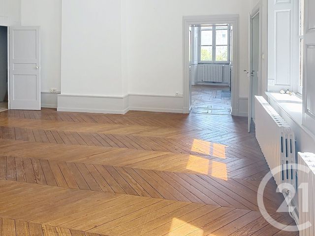Appartement F4 à vendre - 6 pièces - 143.0 m2 - REMIREMONT - 88 - LORRAINE - Century 21 Monts Et Vallées