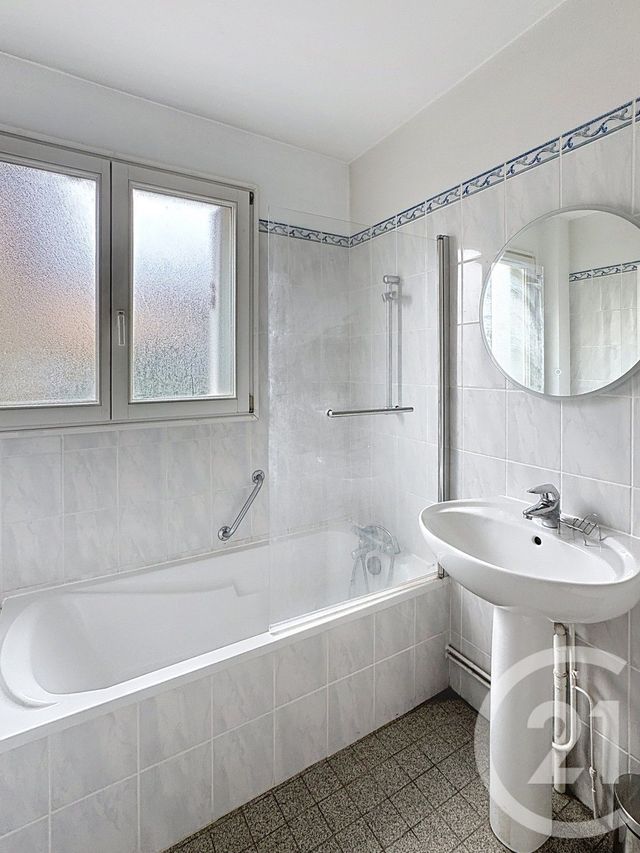 Appartement F2 à louer - 2 pièces - 60.16 m2 - REMIREMONT - 88 - LORRAINE - Century 21 Monts Et Vallées