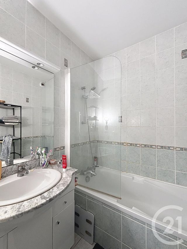 Appartement F3 à louer - 3 pièces - 62.47 m2 - REMIREMONT - 88 - LORRAINE - Century 21 Monts Et Vallées