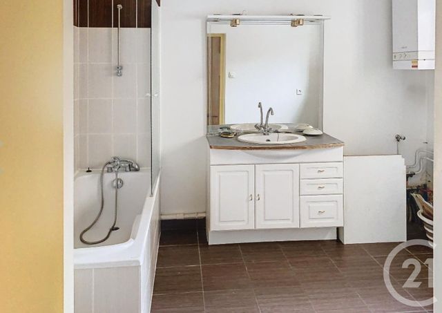 Appartement F2 à louer - 2 pièces - 48.33 m2 - EPINAL - 88 - LORRAINE - Century 21 Monts Et Vallées