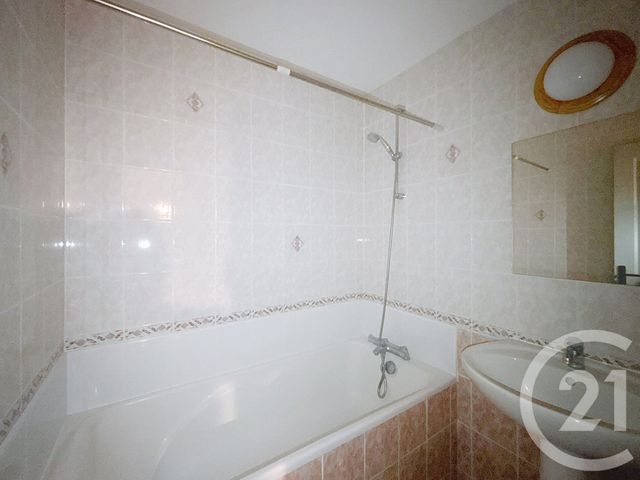 Appartement Studio à louer - 1 pièce - 33.06 m2 - REMIREMONT - 88 - LORRAINE - Century 21 Monts Et Vallées