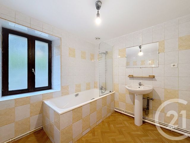 Appartement F4 à louer - 4 pièces - 92.12 m2 - ST ETIENNE LES REMIREMONT - 88 - LORRAINE - Century 21 Monts Et Vallées