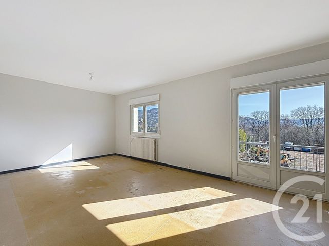 Appartement F3 à louer - 3 pièces - 83.61 m2 - ST NABORD - 88 - LORRAINE - Century 21 Monts Et Vallées