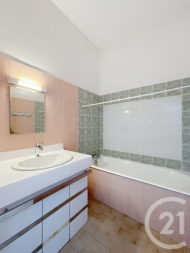 Appartement F2 à louer - 2 pièces - 46.86 m2 - REMIREMONT - 88 - LORRAINE - Century 21 Monts Et Vallées