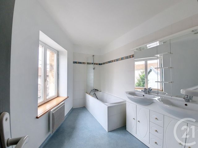 Appartement F3 à louer - 3 pièces - 65.69 m2 - REMIREMONT - 88 - LORRAINE - Century 21 Monts Et Vallées