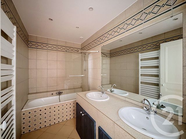 Appartement F4 à louer - 4 pièces - 114.65 m2 - REMIREMONT - 88 - LORRAINE - Century 21 Monts Et Vallées