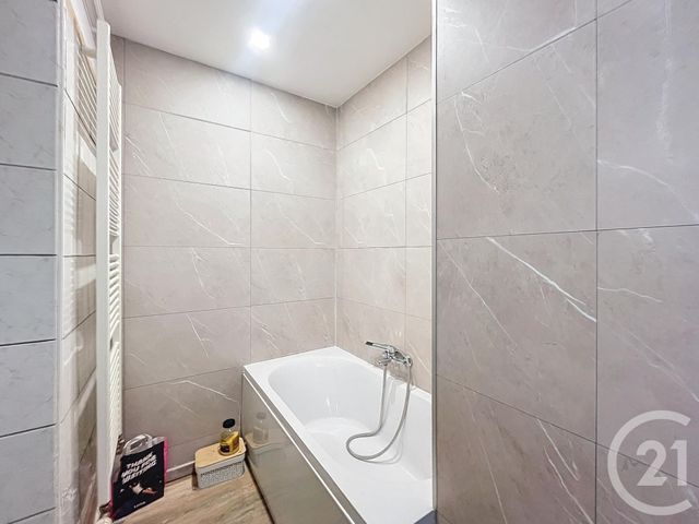 Appartement F3 à louer - 3 pièces - 87.26 m2 - PLOMBIERES LES BAINS - 88 - LORRAINE - Century 21 Monts Et Vallées