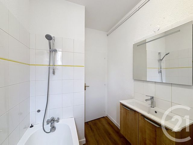Appartement F3 à louer - 3 pièces - 78.49 m2 - REMIREMONT - 88 - LORRAINE - Century 21 Monts Et Vallées