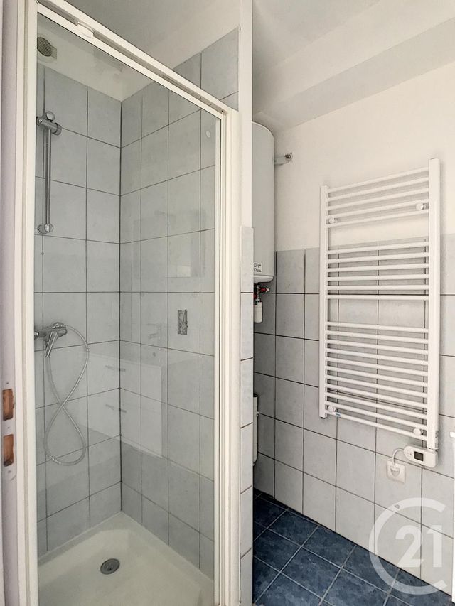Appartement Studio à louer - 1 pièce - 25.44 m2 - REMIREMONT - 88 - LORRAINE - Century 21 Monts Et Vallées