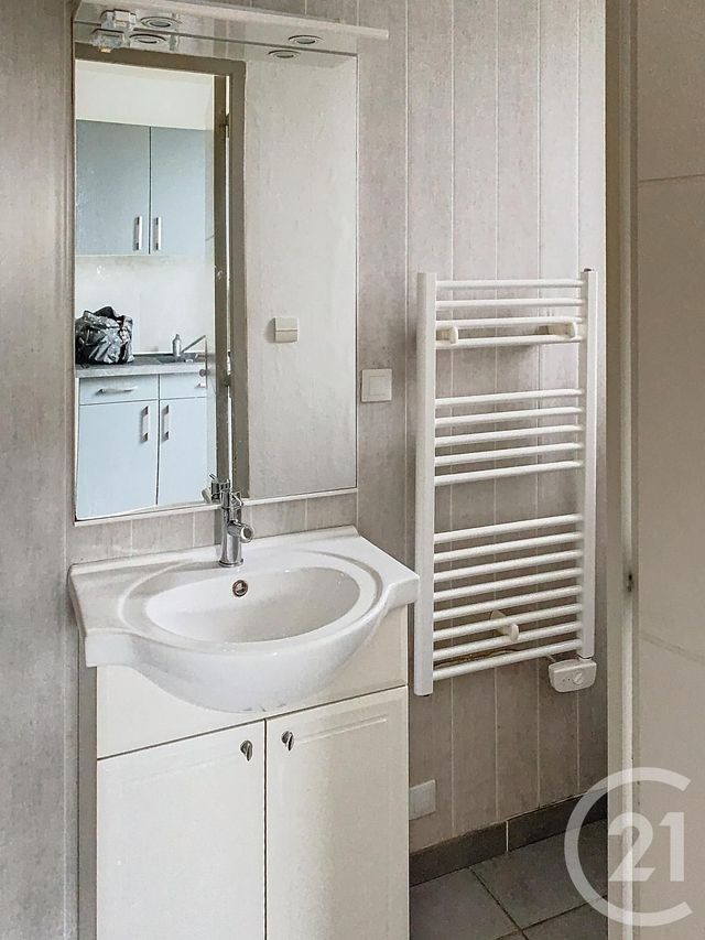 Appartement F1 à louer - 1 pièce - 22.24 m2 - GOLBEY - 88 - LORRAINE - Century 21 Monts Et Vallées