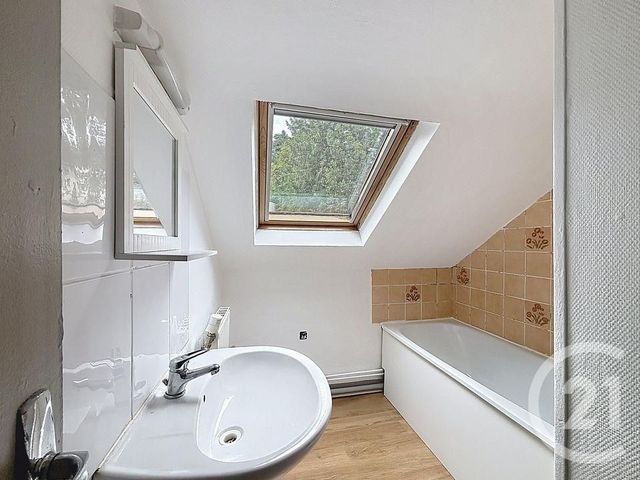 Appartement F3 à louer - 3 pièces - 54.41 m2 - EPINAL - 88 - LORRAINE - Century 21 Monts Et Vallées