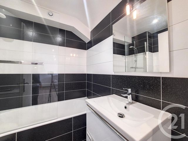Appartement F1 à louer - 1 pièce - 23.75 m2 - REMIREMONT - 88 - LORRAINE - Century 21 Monts Et Vallées
