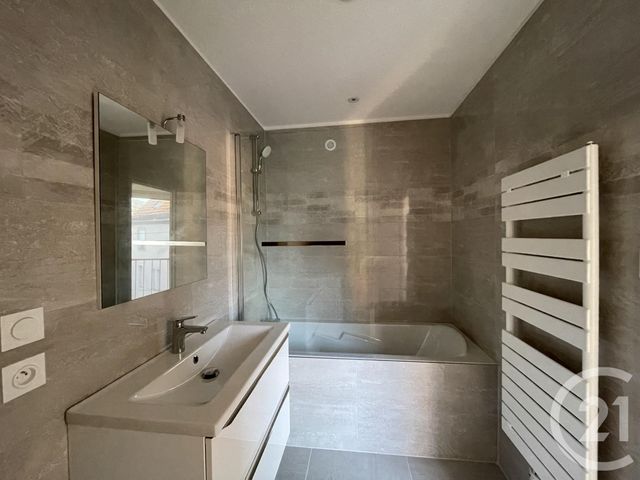 Appartement F1 à louer - 1 pièce - 25.76 m2 - REMIREMONT - 88 - LORRAINE - Century 21 Monts Et Vallées