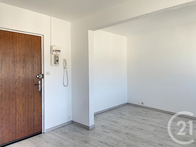 Appartement F1 à louer - 1 pièce - 22.0 m2 - REMIREMONT - 88 - LORRAINE - Century 21 Monts Et Vallées