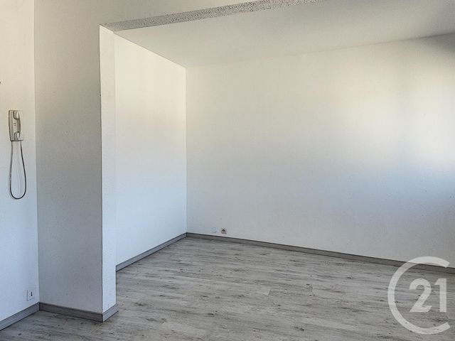 Appartement F1 à louer - 1 pièce - 22.0 m2 - REMIREMONT - 88 - LORRAINE - Century 21 Monts Et Vallées