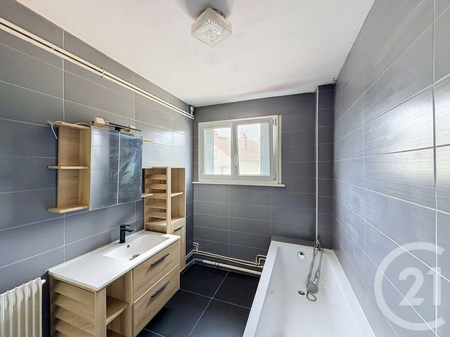 Appartement F4 à louer - 4 pièces - 77.4 m2 - REMIREMONT - 88 - LORRAINE - Century 21 Monts Et Vallées
