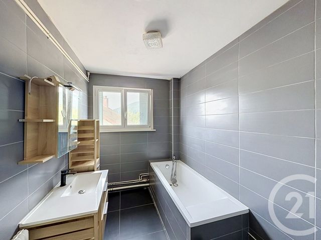 Appartement F4 à louer - 4 pièces - 77.4 m2 - REMIREMONT - 88 - LORRAINE - Century 21 Monts Et Vallées