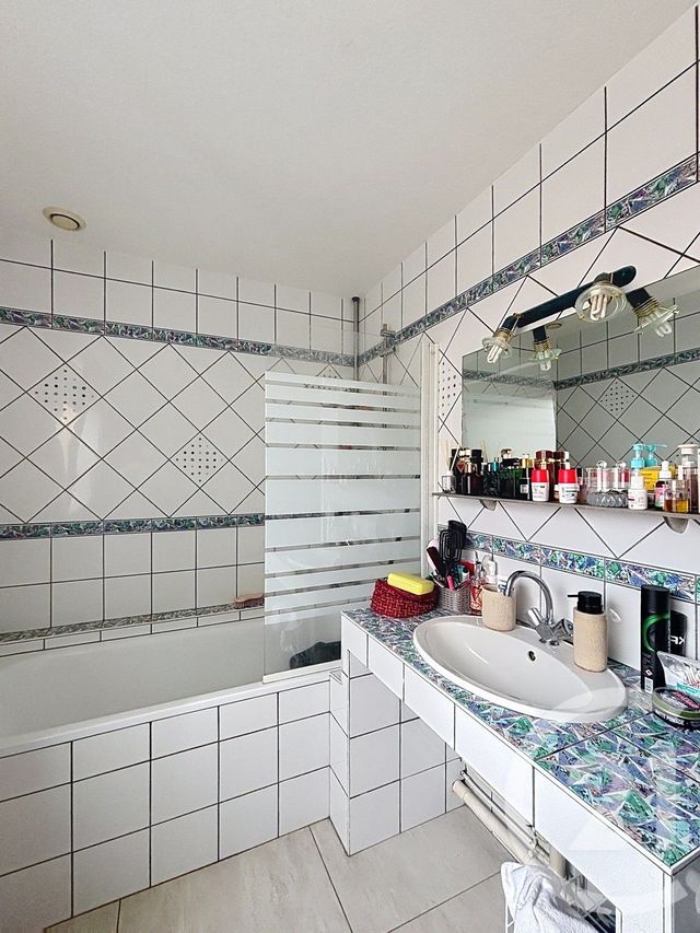 Appartement F3 à louer - 3 pièces - 71.15 m2 - REMIREMONT - 88 - LORRAINE - Century 21 Monts Et Vallées