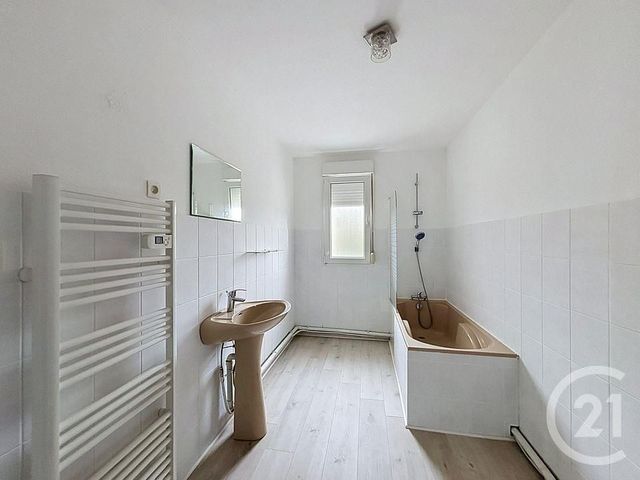 Appartement F3 à louer - 3 pièces - 87.58 m2 - EPINAL - 88 - LORRAINE - Century 21 Monts Et Vallées