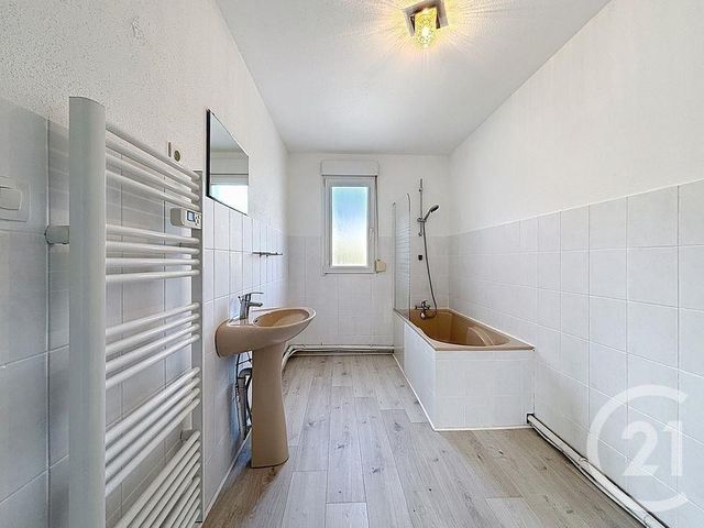 Appartement F3 à louer - 3 pièces - 87.58 m2 - EPINAL - 88 - LORRAINE - Century 21 Monts Et Vallées