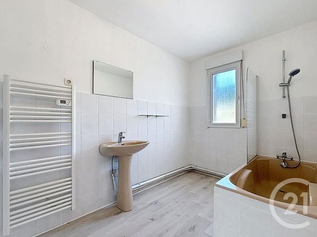 Appartement F3 à louer - 3 pièces - 87.58 m2 - EPINAL - 88 - LORRAINE - Century 21 Monts Et Vallées