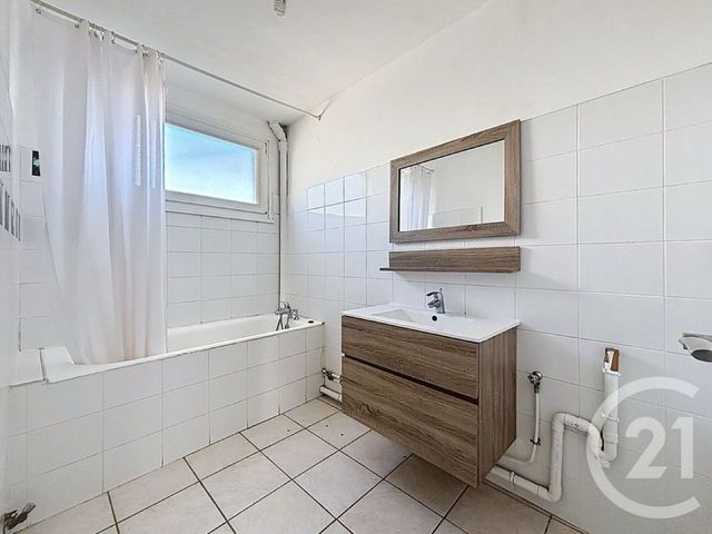 Appartement F3 à louer - 3 pièces - 64.0 m2 - EPINAL - 88 - LORRAINE - Century 21 Monts Et Vallées