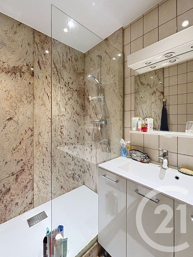 Appartement F3 à louer - 3 pièces - 68.12 m2 - REMIREMONT - 88 - LORRAINE - Century 21 Monts Et Vallées